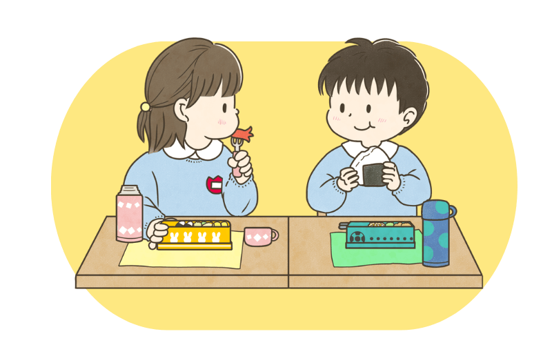 入園準備｜食事を自分で食べている画像